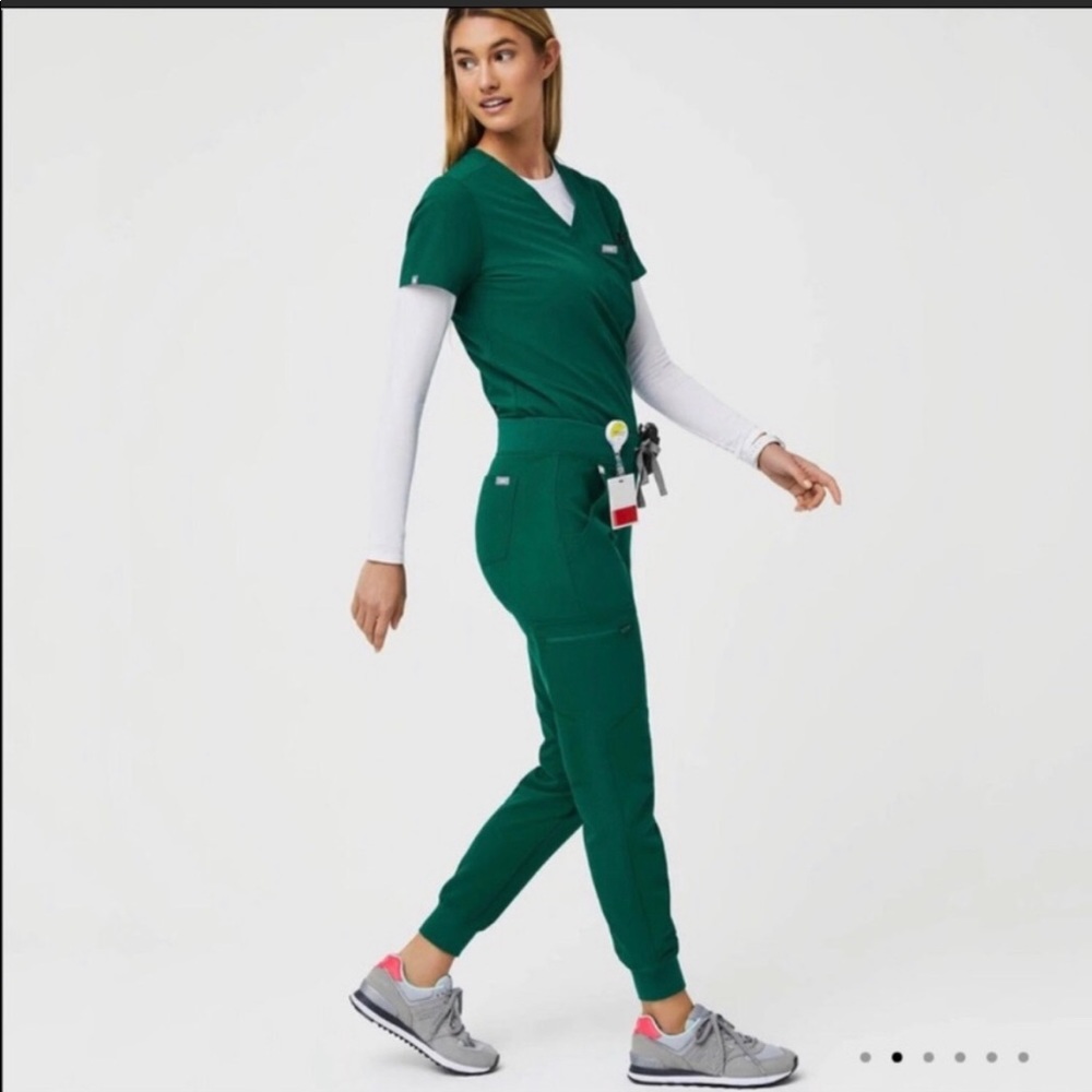 Figs Caterina Top & Zamora Joggers Set